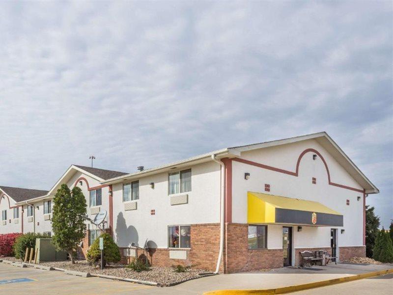 Super 8 By Wyndham Pontiac Exterior foto